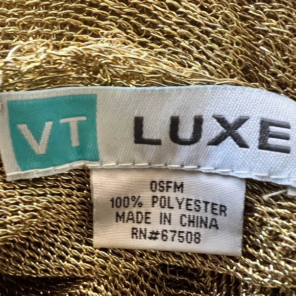 GOLD METALLIC INFINITY SCARF… NEW NEVER WORN. - Picture 1 of 7